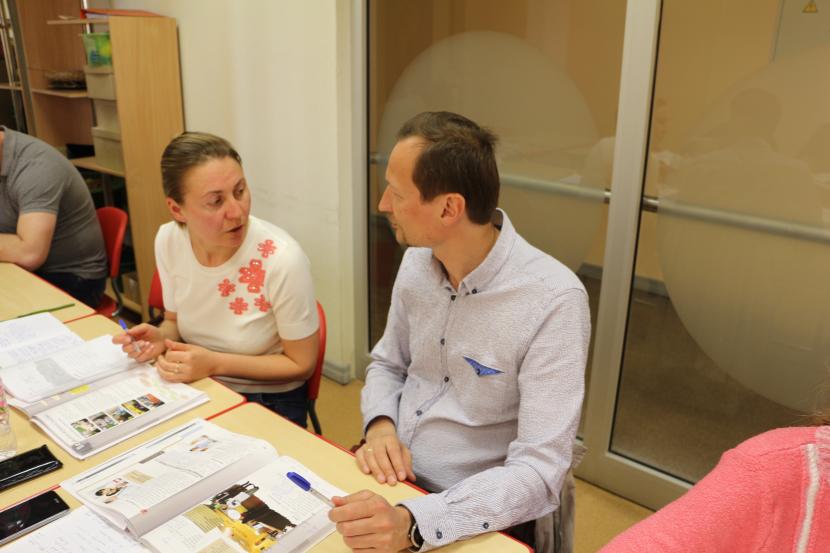 Mācības projektā “Latviešu valodas apguves un pilnveides kursi pieaugušajiem Jelgavā”