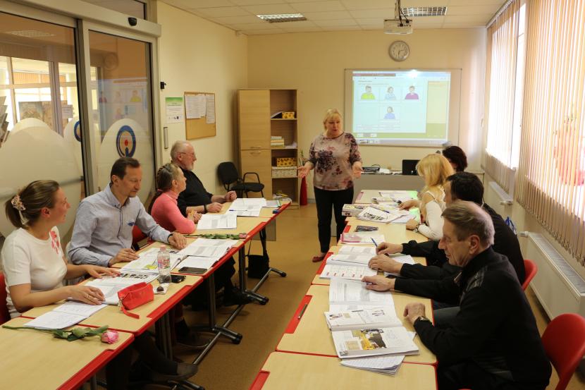 Mācības projektā “Latviešu valodas apguves un pilnveides kursi pieaugušajiem Jelgavā”