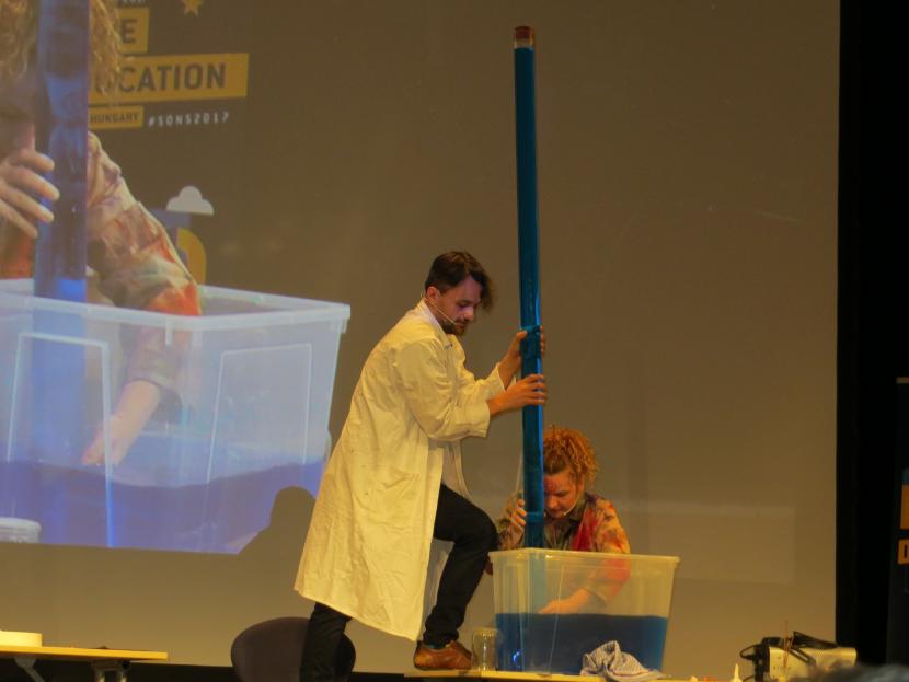 Eiropas dabaszinātņu skolotāju festivāls “Zinātne uz skatuves”